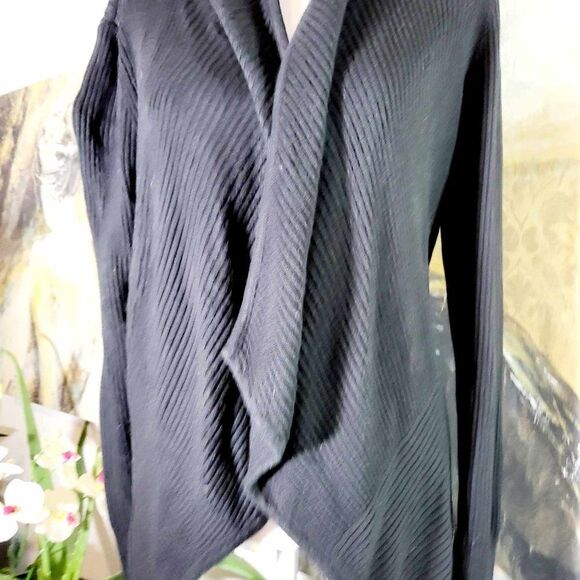 Used: BEBE Size S Color Black Cardigan - Picture 11 of 11